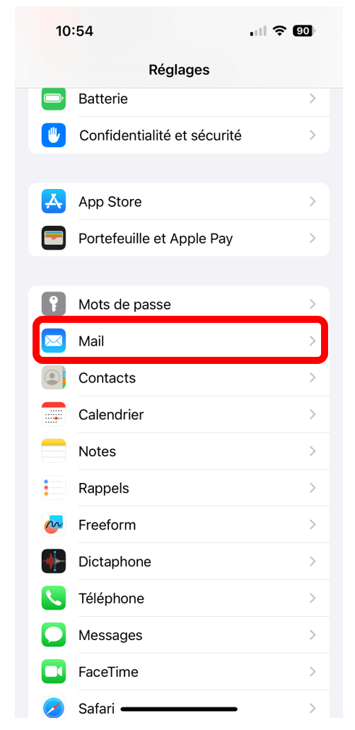 Liste de menu des paramètres iPhone avec l'option Mail encerclée en rouge. 
