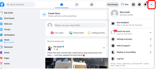 Page d'accueil de Facebook avec le bouton de la flèche vers le bas sur le côté droit de l'écran en rouge.
