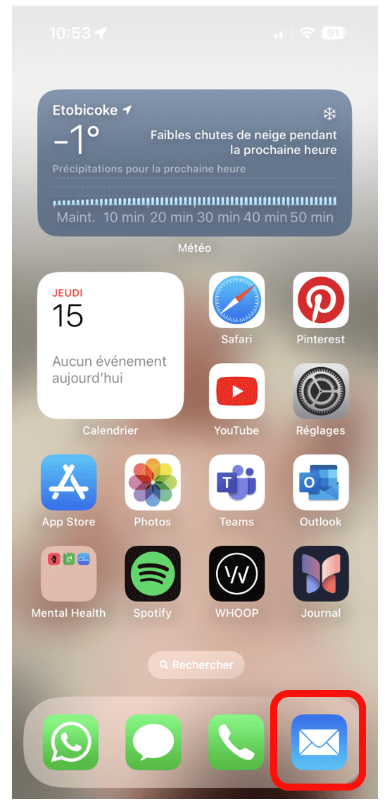 L'écran iPhone avec l'application Mail est en rouge pour montrer comment ouvrir l'application Mail 