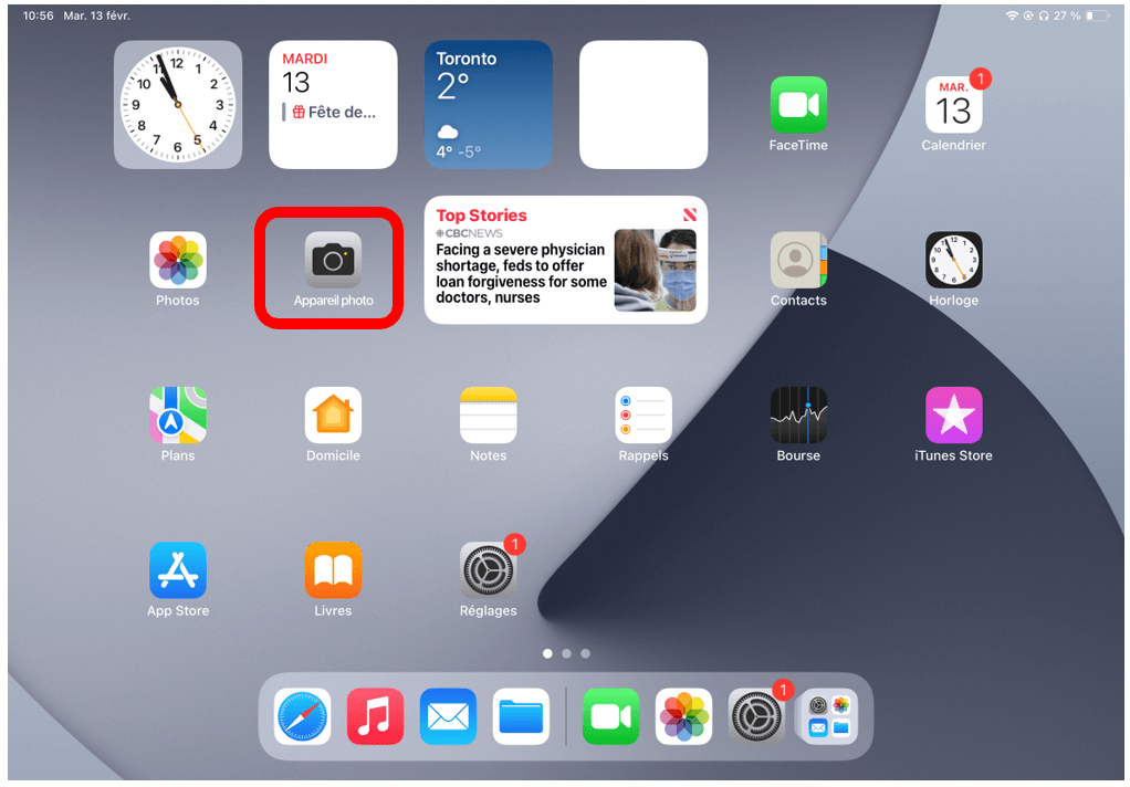 Écran d'accueil de l'iPad avec l'icône de l'application Appareil photo entourée en rouge pour montrer comment ouvrir l'application Appareil photo