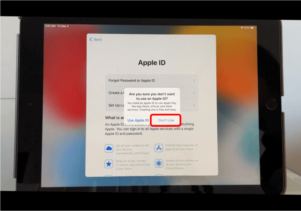 iPad Apple ID screen with Apple ID options listed and Don't Use button circled in red